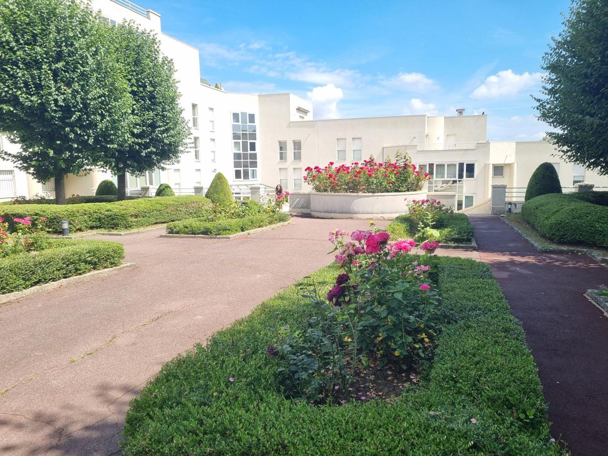 Chambre Avec Sdb Et Toilettes Privatives Rosny-sous-Bois Exteriér fotografie